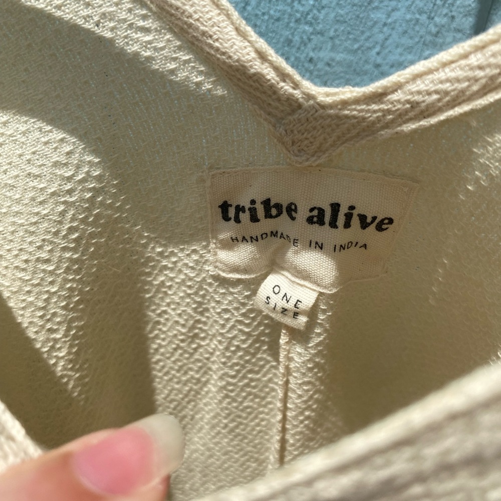 ❌SOLD❌ TRIBE ALIVE PONCHO COVER UP ONE SIZE - Picture 4 of 5